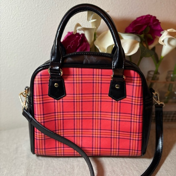 Retro Vintage Style, Rockabilly Handbag. Black, and red plaid with gold accents. - Picture 1 of 6